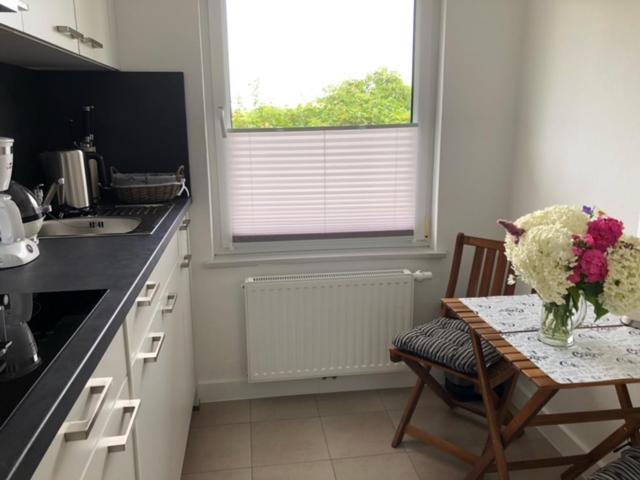 Die Graefin Auf Ruegen - Ferienappartements Parchtitz Екстериор снимка